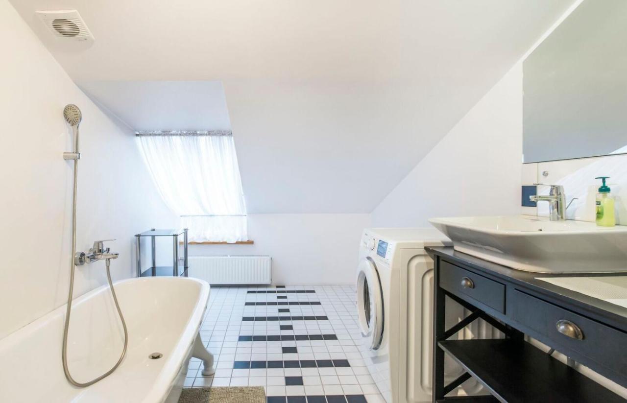 Central 2-Level Penthouse With Terrace And Free Parking Rīga Exterior foto