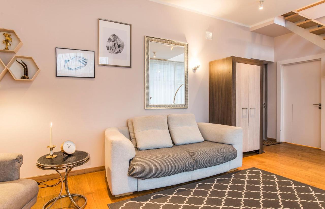 Central 2-Level Penthouse With Terrace And Free Parking Rīga Exterior foto